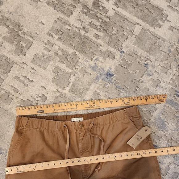 NWT Fyre and Co Tan Khaki Shorts Stretch Waist men's size 40 - Picture 7 of 15